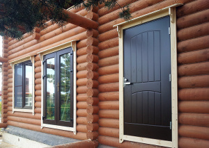 Установка дверей в деревянном доме